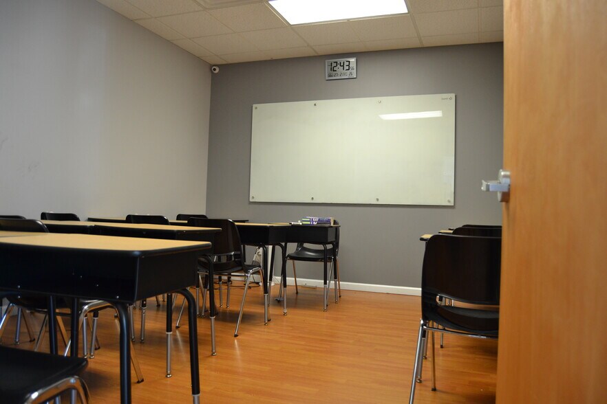 More Photos Of 316 Tennent Rd, Morganville Office For Lease