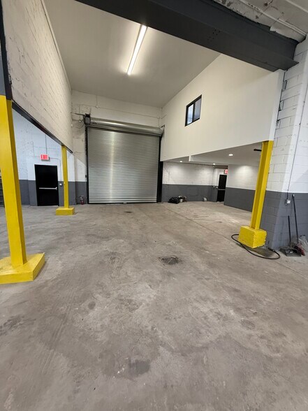More Photos Of 450 Timpson Pl, Bronx Warehouse For Lease