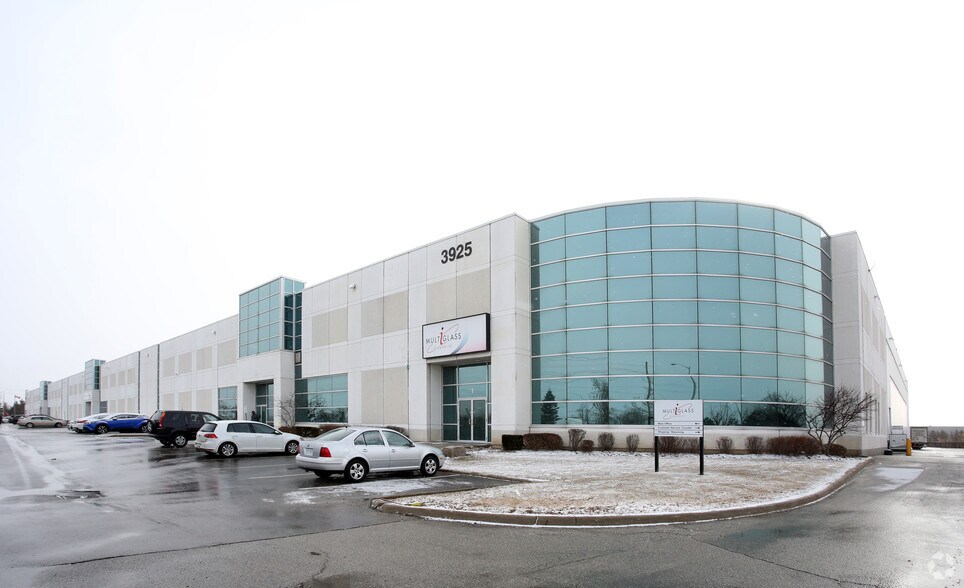 More Photos Of 3925 Steeles Ave E, Brampton Warehouse For Lease
