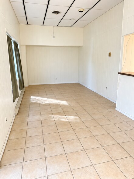 More Photos Of 21407 Great Mills Rd, Lexington Park Warehouse For Lease