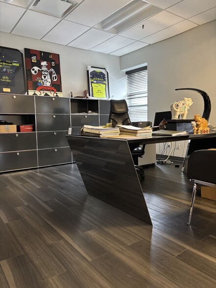 More Photos Of 1090 Rue de l'Église, Montréal Loft Creative Space For Lease