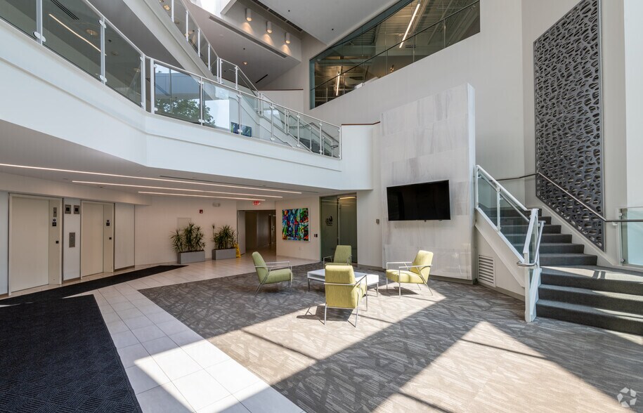 More Photos Of 14 Crosby Dr, Bedford Office For Lease