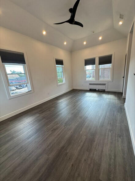 More Photos Of 1 Burnside Ave, Lawrence Office For Lease