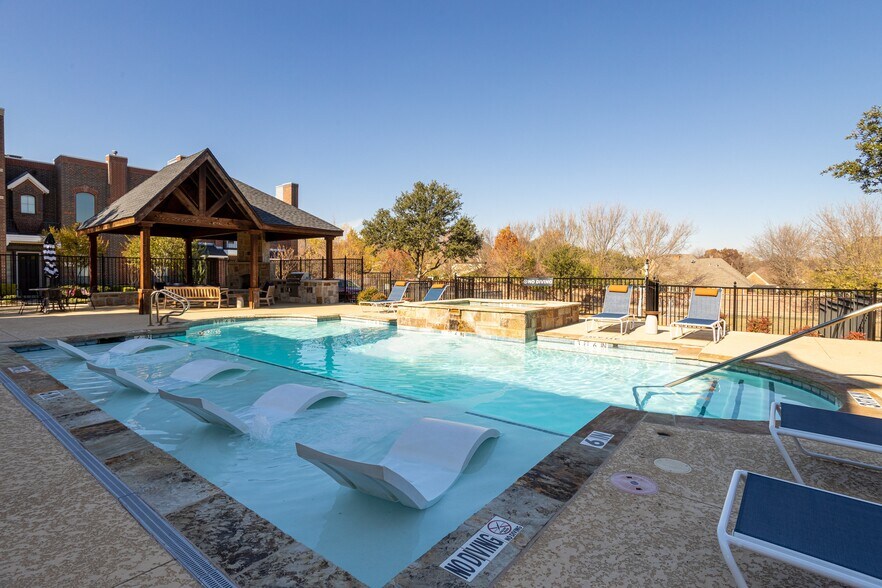 More Photos Of 2570 Justin Rd, Highland Village Unknown For Lease