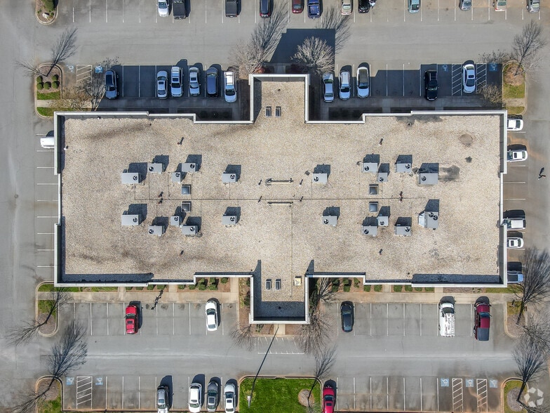 More Photos Of 416 Mccullough Dr, Charlotte Office For Lease