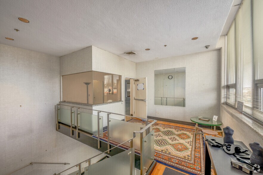 More Photos Of 735 Allens Ave, Providence Manufacturing For Sale