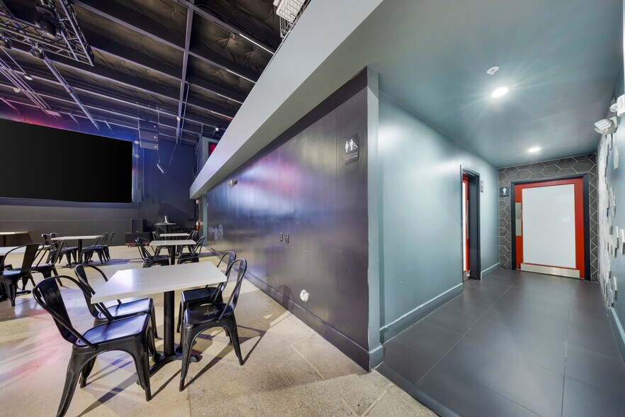 More Photos Of 1360 NW 88th Ave, Doral Bar For Sale