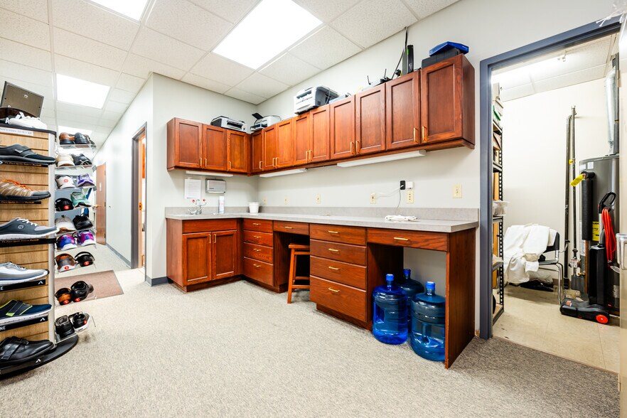 More Photos Of 3901 Stonegate Park, Saint Joseph Healthcare For Lease