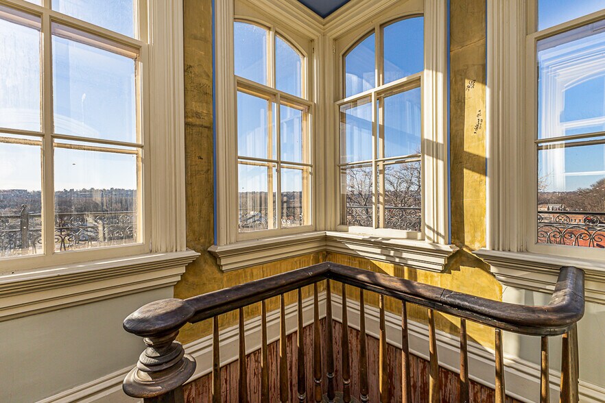 More Photos Of 399 Sinsinawa Ave, East Dubuque Specialty For Sale