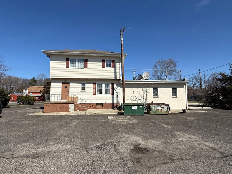 More Photos Of 385 Wheat Rd, Vineland Flex For Sale