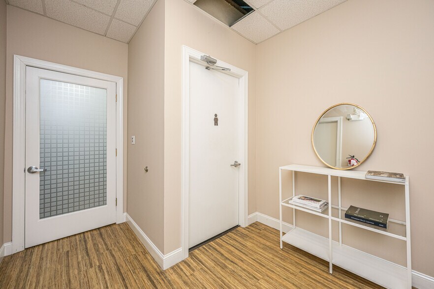 More Photos Of 234 Mathis Ferry Rd, Mount Pleasant Office For Lease