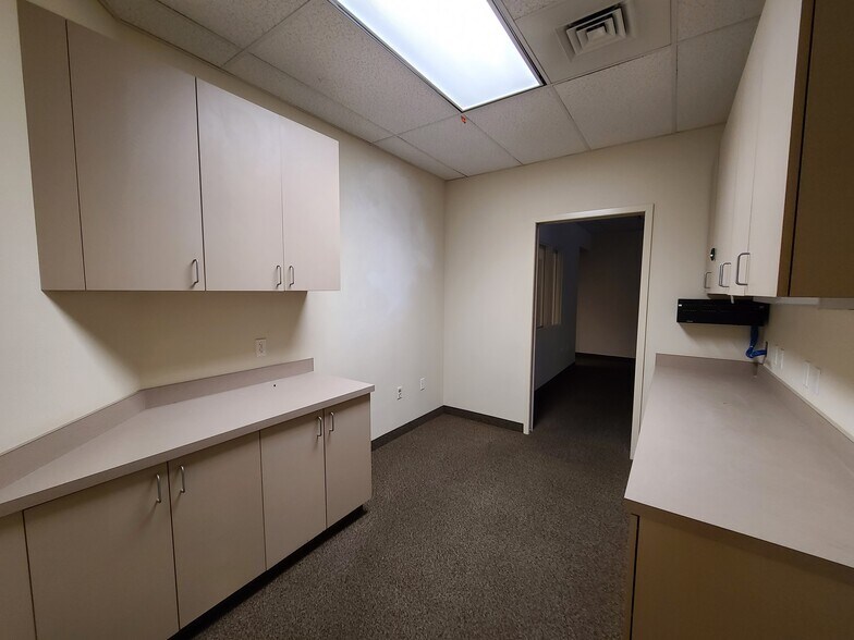 More Photos Of 544 Ferry St SE, Salem Office For Lease