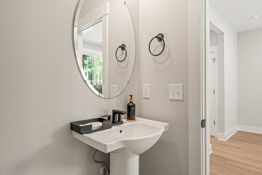 More Photos Of 7203 Plumleaf Rd, Raleigh Apartments For Sale
