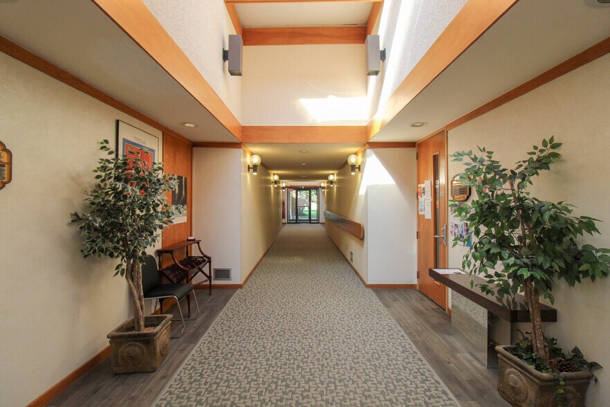 More Photos Of 26771 W 12 Mile Rd, Southfield Medical For Lease