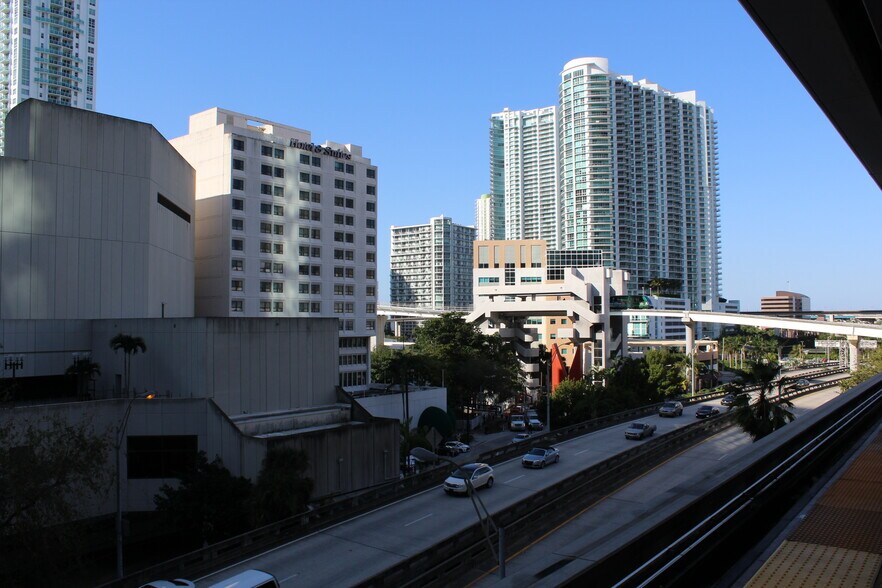 More Photos Of 150 SE 2nd Ave, Miami Office Residential For Sale