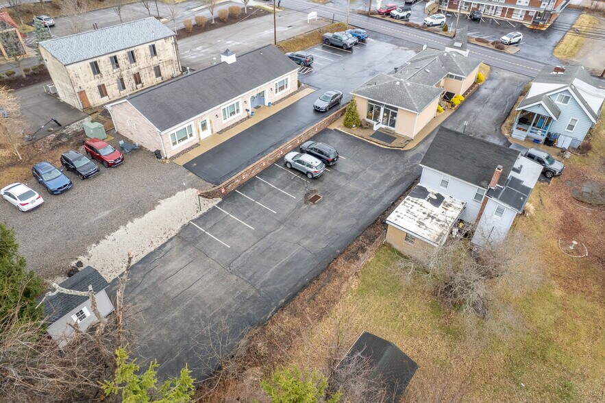 More Photos Of 940 Beaver Grade Rd, Coraopolis Office Residential For Sale