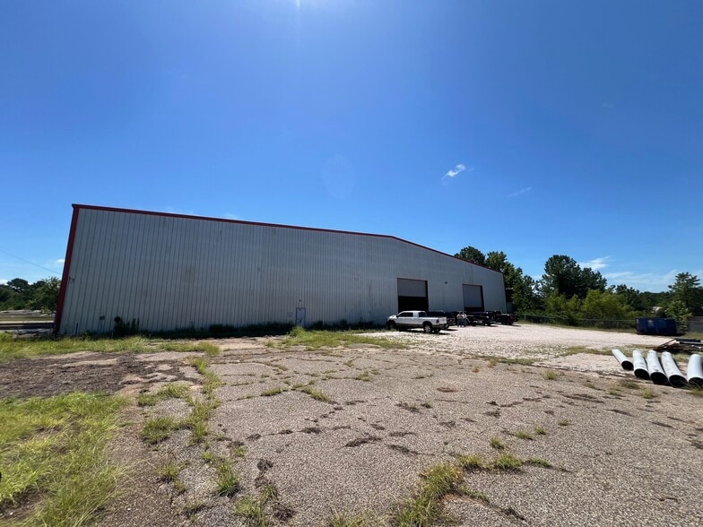 More Photos Of 2300 US-259 BUS, Kilgore Warehouse For Lease
