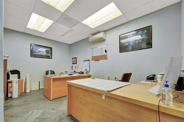 More Photos Of 1990 S Santa Fe Ave, Vista Freestanding For Lease