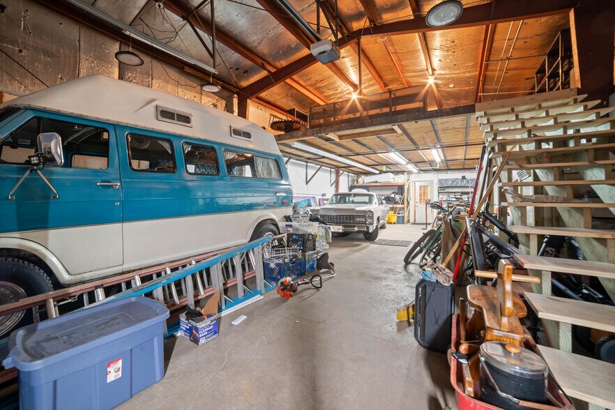 More Photos Of 5913 Tower Ave, Superior Flex For Sale
