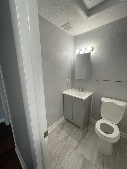 More Photos Of 619 Linwood Ave, Jacksonville Specialty For Sale