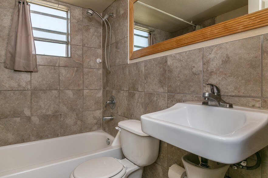 More Photos Of 1031 N Sumner St, Pampa Apartments For Sale
