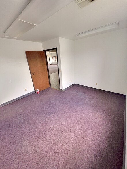 More Photos Of 1400 Lera, Weatherford Medical For Sale