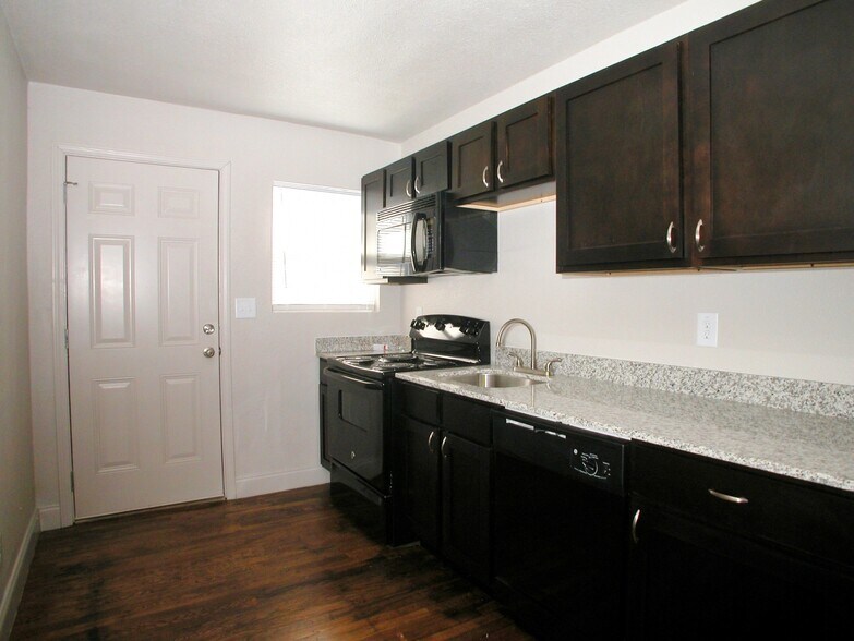 More Photos Of 214 Randolph St, Atlanta Apartments For Sale