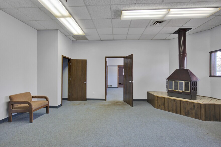 More Photos Of 1431 N 2nd St, Wisconsin Rapids Office For Sale