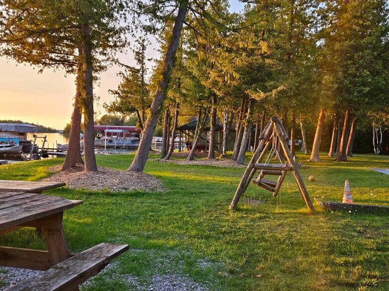 More Photos Of 18730 Fireside Hwy, Presque Isle Hotel For Sale