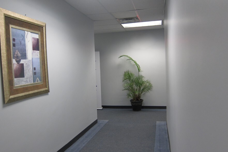 More Photos Of 56 Middlesex Tpke, Burlington Medical For Lease