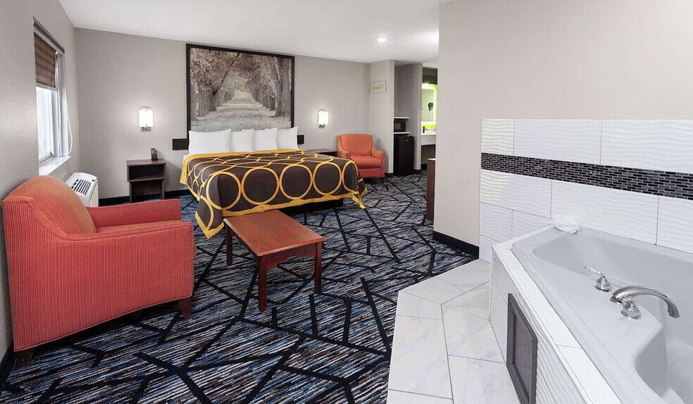 More Photos Of 425 S West St, Olney Hotel For Sale
