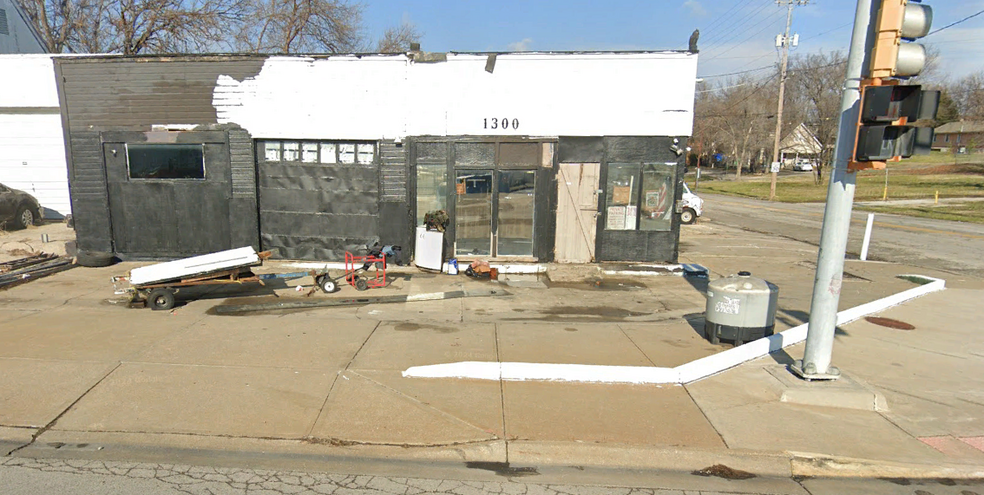 Primary Photo Of 1300 State Ave, Kansas City Auto Repair For Sale