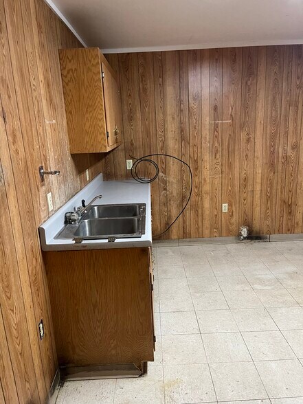 More Photos Of 30 Bridge Ct, Sumter Flex For Lease