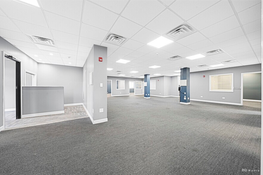 More Photos Of 2660 Bond St, University Park Service For Lease