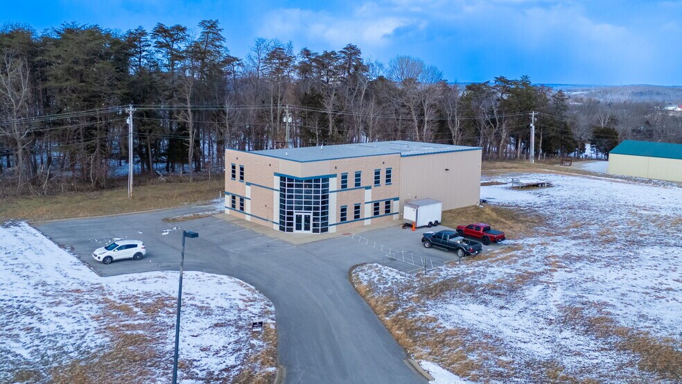 More Photos Of 258 Gardner Way, Mount Washington Light Distribution For Lease