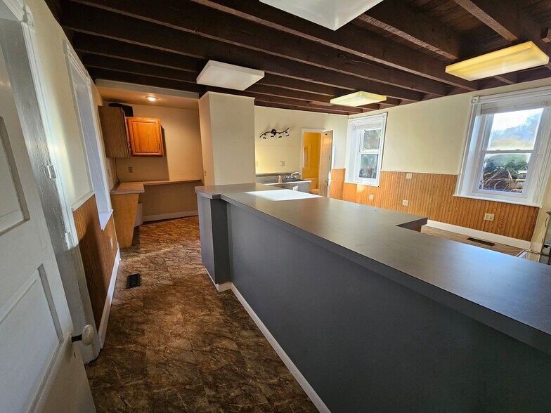 More Photos Of 3144 Hamilton Blvd, Allentown Storefront Retail Office For Sale