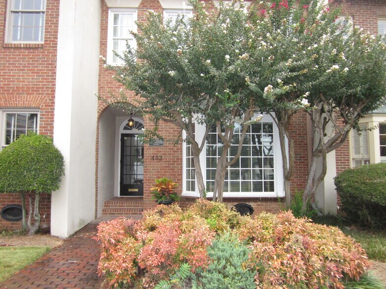 More Photos Of 452 E Paces Ferry Rd NE, Atlanta Office For Sale