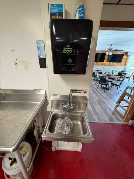More Photos Of 1640 W US-2, Crystal Falls Restaurant For Sale