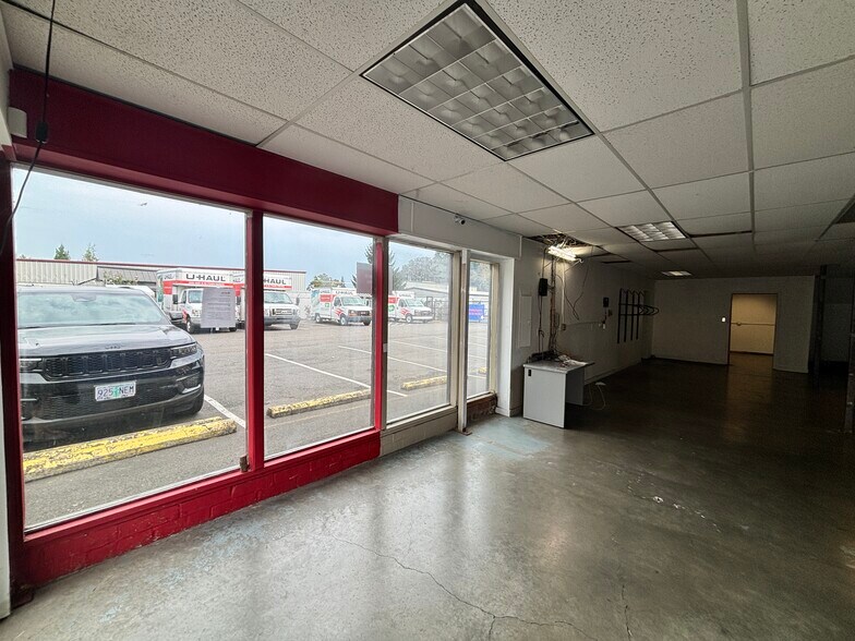 More Photos Of 2618 Cherry Ave NE, Salem Industrial For Sale