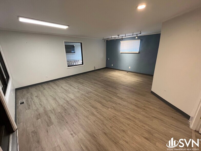 More Photos Of 2134 Nicholasville Rd, Lexington Medical For Sale