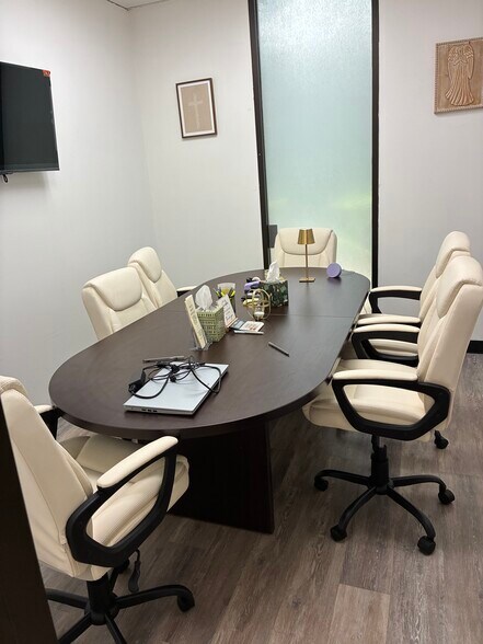 More Photos Of 6677 Rookin St, Houston Storefront Retail Office For Sale