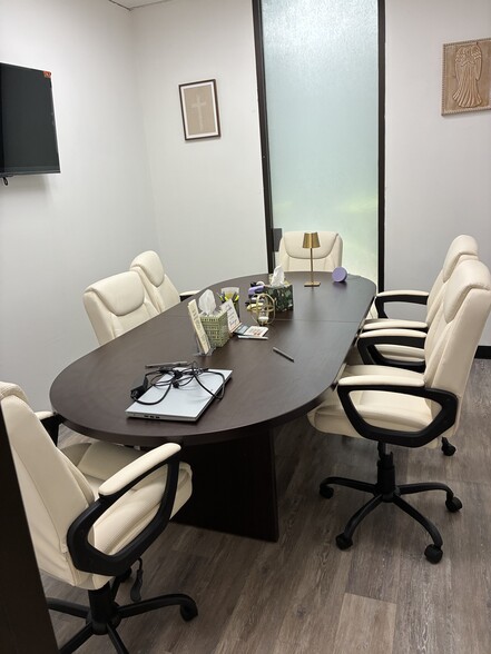 More Photos Of 6677 Rookin St, Houston Storefront Retail Office For Lease