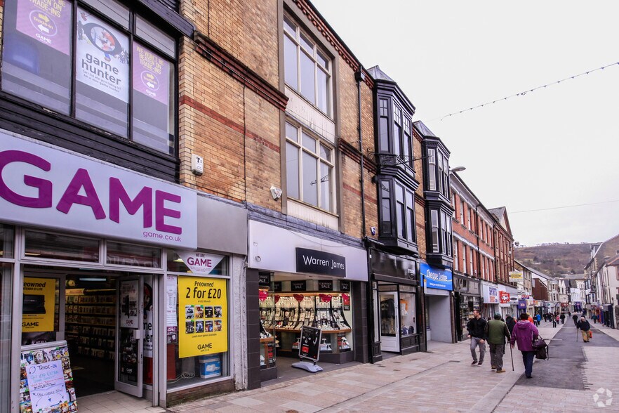 More Photos Of 70 Taff St, Pontypridd Storefront For Lease