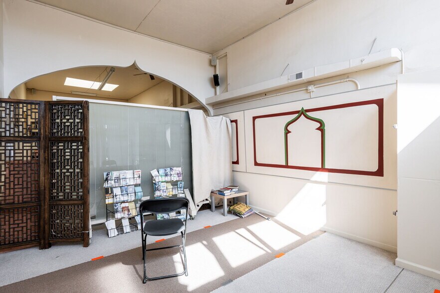More Photos Of 4820 International Blvd, Oakland Storefront For Lease