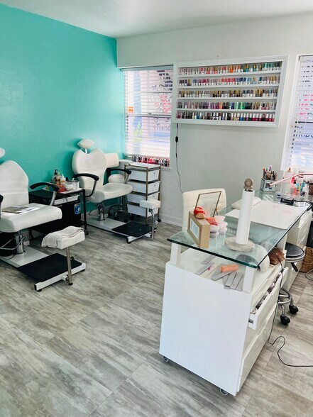 More Photos Of 480 SR 80, LaBelle Freestanding For Sale