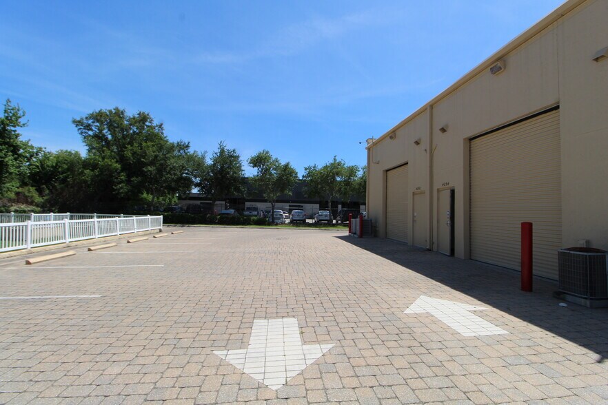 More Photos Of 4050 N Washington Blvd, Sarasota Unknown For Lease