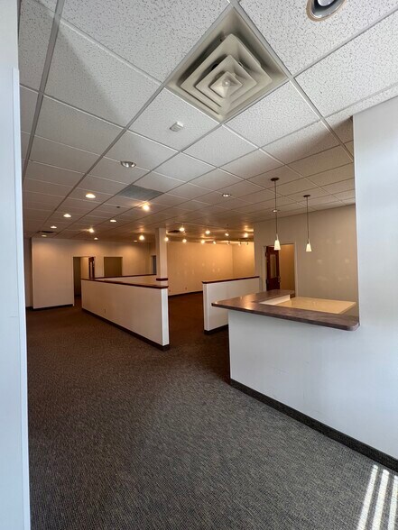 More Photos Of 10901-10909 Excelsior Blvd, Hopkins Office For Lease