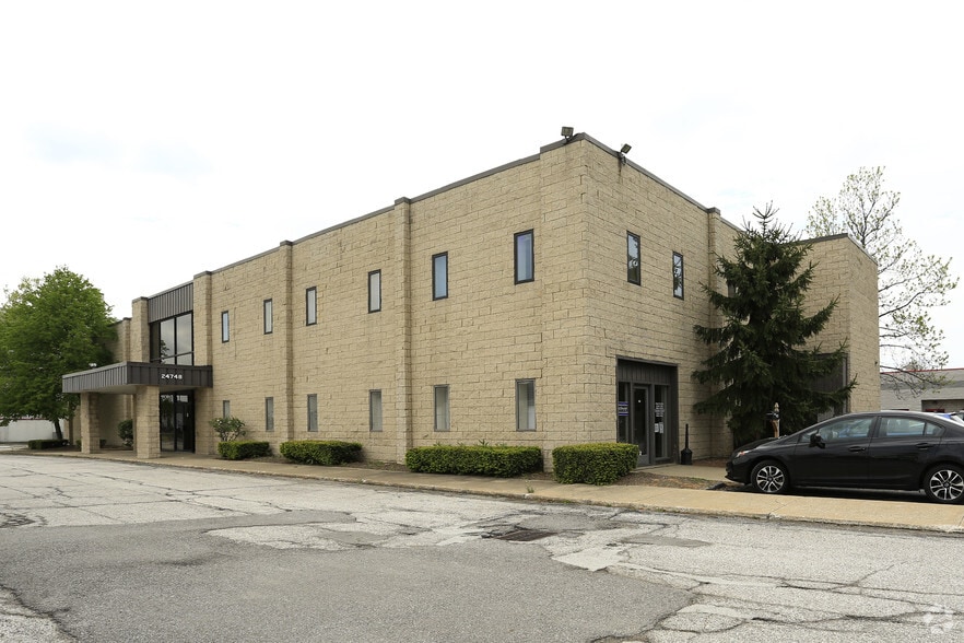 More Photos Of 24748 Aurora Rd, Bedford Heights Warehouse For Lease