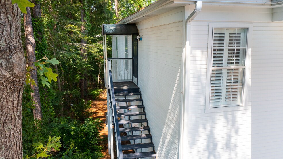 More Photos Of 407 Orchard Park, Ridgeland Office Residential For Sale