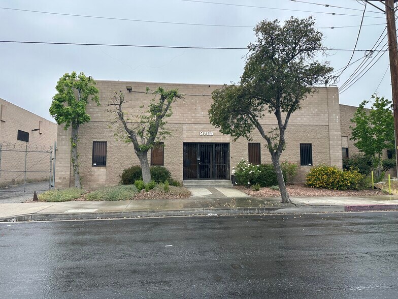 Primary Photo Of 9765 Eton Ave, Chatsworth Light Manufacturing For Lease